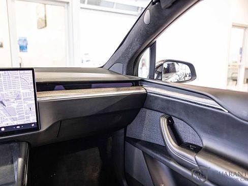 Used 2022 Tesla Model X image 33