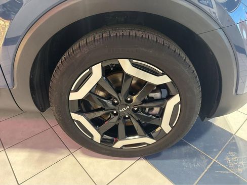 Used 2025 Kia Telluride S image 6