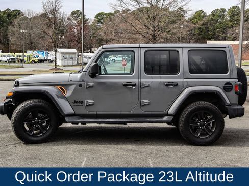 Used 2022 Jeep Wrangler Unlimited Sahara image 4