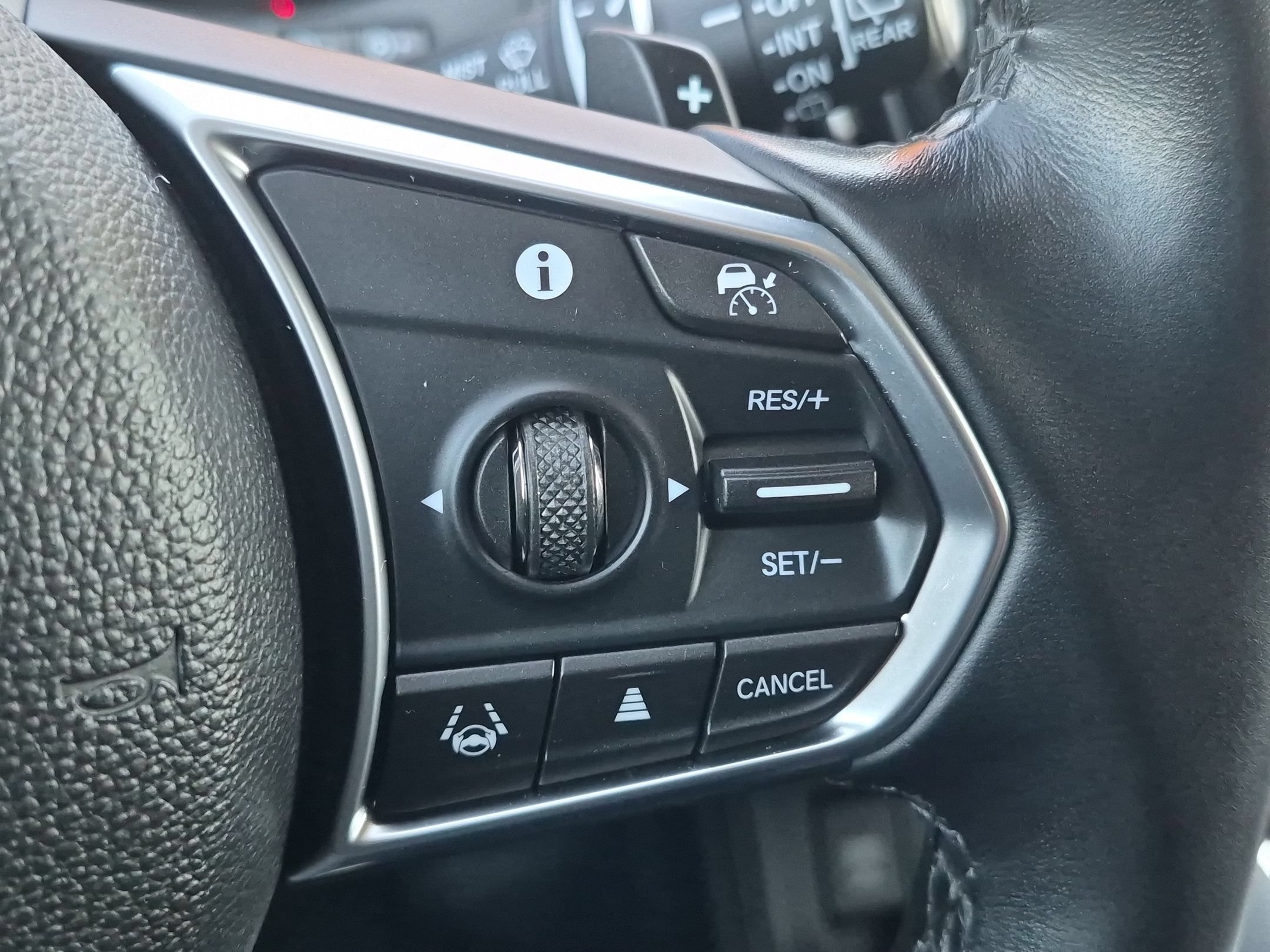 Used 2023 Acura RDX AWD image 15