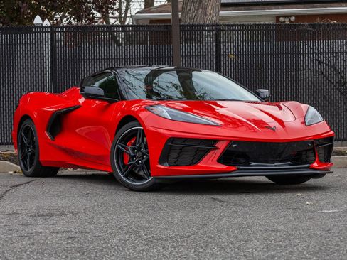 Used 2024 Chevrolet Corvette Stingray Preferred Conv w/ Z51 Performance Package image 2