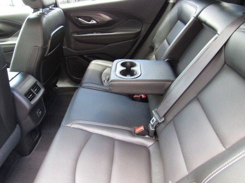 Used 2024 GMC Terrain SLT AWD/4WD image 26