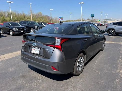 Used 2019 Toyota Prius XLE image 5