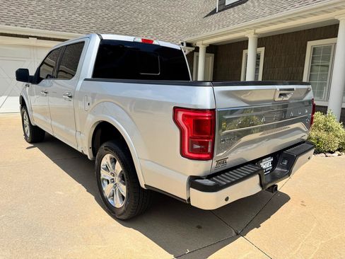 Used 2016 Ford F150 Platinum w/ Equipment Group 701A Luxury AWD/4WD image 4