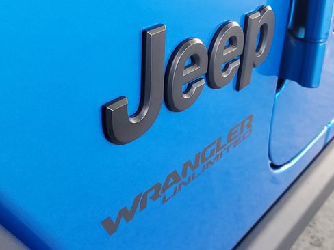 Used 2022 Jeep Wrangler Unlimited Sport AWD/4WD image 5