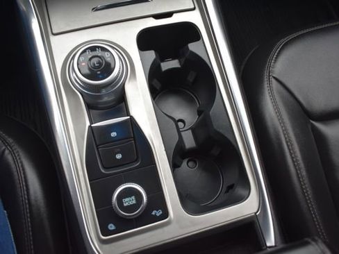 Used 2022 Ford Explorer XLT w/ Equipment Group 202A image 29