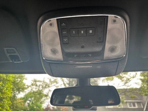 Used 2015 Jeep Grand Cherokee Altitude AWD/4WD image 27