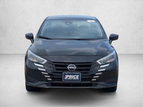 Used 2025 Nissan Versa SV FWD image 2