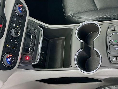 Used 2018 GMC Terrain SLE w/ Driver Convenience Package FWD image 16