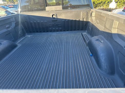 Used 2017 GMC Sierra 1500 SLE w/ SLE Value Package image 11