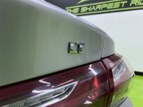 Used 2019 Chevrolet Malibu LT FWD image 14