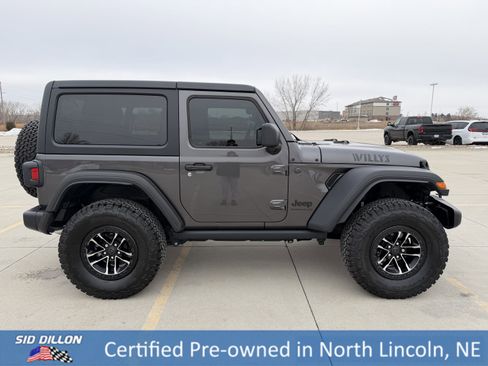 Used 2025 Jeep Wrangler Sport image 3