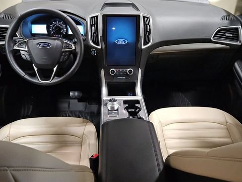 Certified 2024 Ford Edge SEL w/ Convenience Package AWD/4WD image 2