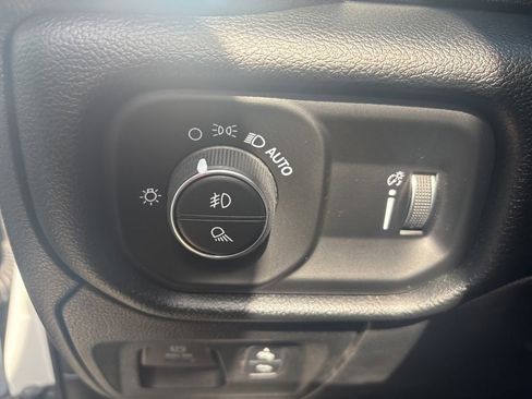 Used 2020 RAM 1500 Big Horn AWD/4WD image 23