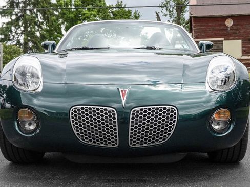Used 2007 Pontiac Solstice Convertible w/ Premium Package RWD image 13