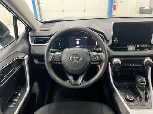 Used 2023 Toyota RAV4 LE AWD/4WD image 11