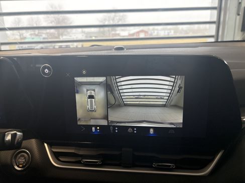 New 2026 Chevrolet Equinox LT w/ Convenience Package II image 17