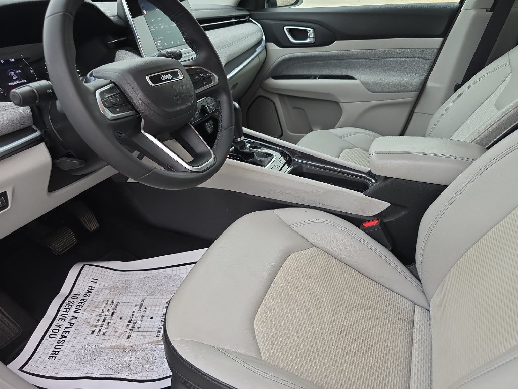Used 2022 Jeep Compass Latitude FWD image 13