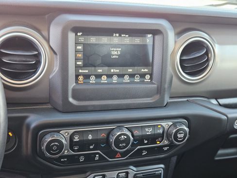 Used 2018 Jeep Wrangler Unlimited Rubicon image 19