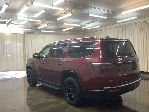 Used 2024 Jeep Wagoneer Series II AWD/4WD image 8