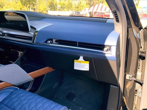 New 2026 Cadillac Vistiq Premium Luxury image 33