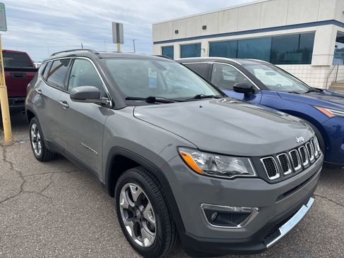 Used 2019 Jeep Compass Limited AWD/4WD image 17