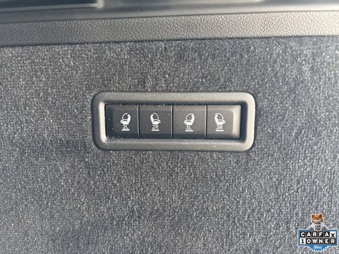 Used 2023 Jeep Grand Wagoneer Series III AWD/4WD image 39