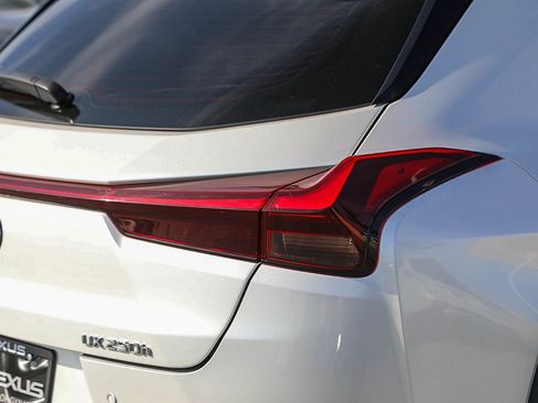 Used 2024 Lexus UX 250h FWD image 9
