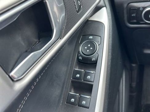 Used 2023 Ford Explorer XLT w/ Equipment Group 202A AWD/4WD image 16