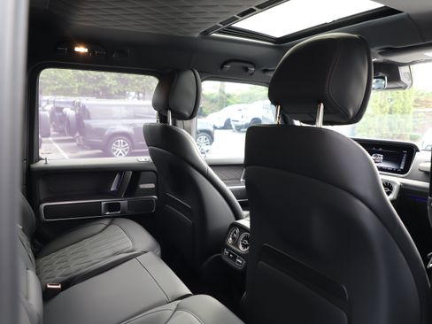 Used 2024 Mercedes-Benz G 550 image 15