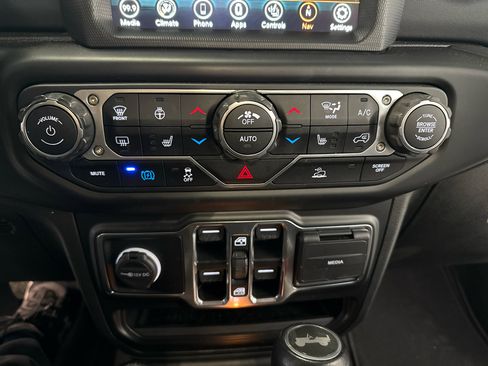 Used 2021 Jeep Wrangler Unlimited Sahara w/ Cold Weather Group image 20