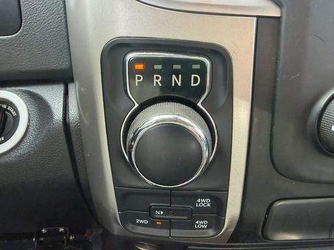 Used 2017 RAM 1500 Classic SLT AWD/4WD image 14