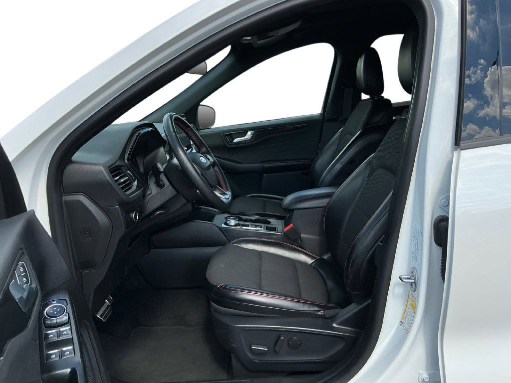 Used 2024 Ford Escape ST-Line w/ Tech Pack #1 FWD image 14