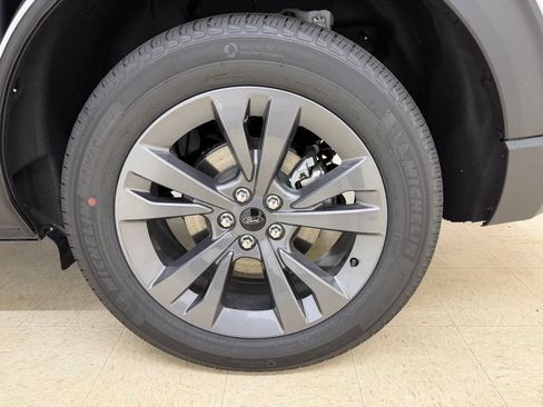 New 2026 Ford Explorer Active w/ Active Comfort Package AWD/4WD image 10
