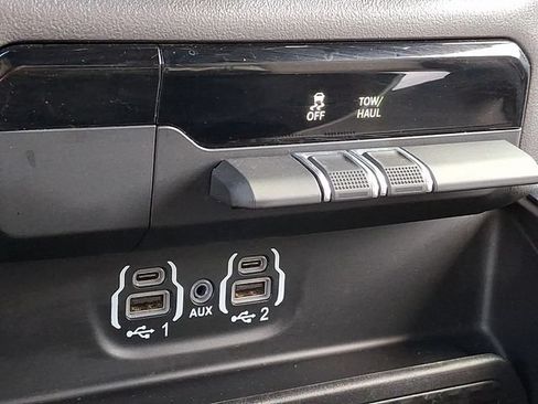 Used 2024 RAM 1500 Laramie AWD/4WD image 25
