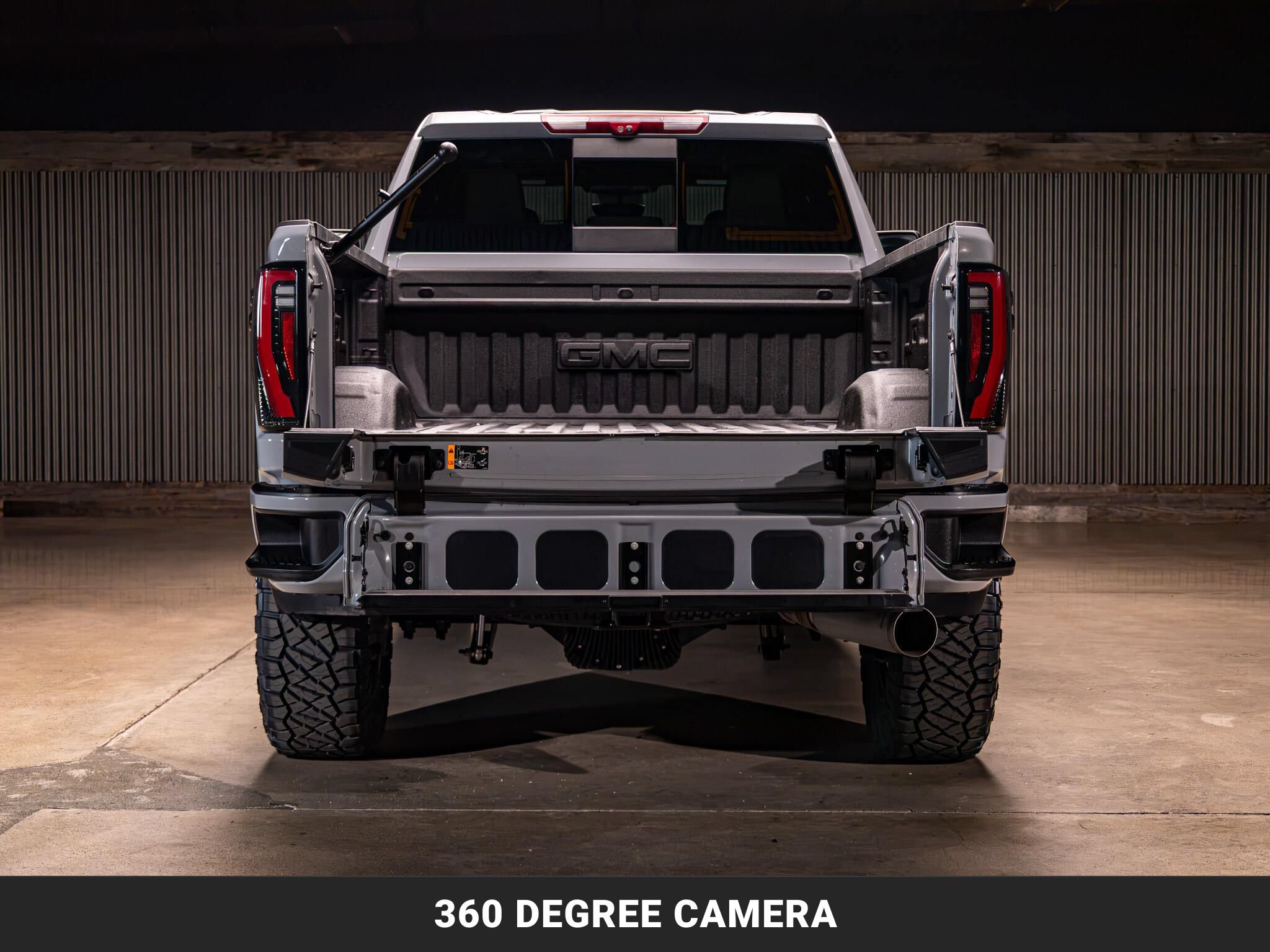 Used 2025 GMC Sierra 2500 AT4 w/ AT4 Premium Plus Package AWD/4WD image 9