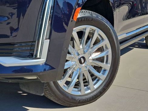 Used 2021 Cadillac Escalade ESV Premium Luxury w/ Driver Assist Tech Package image 7