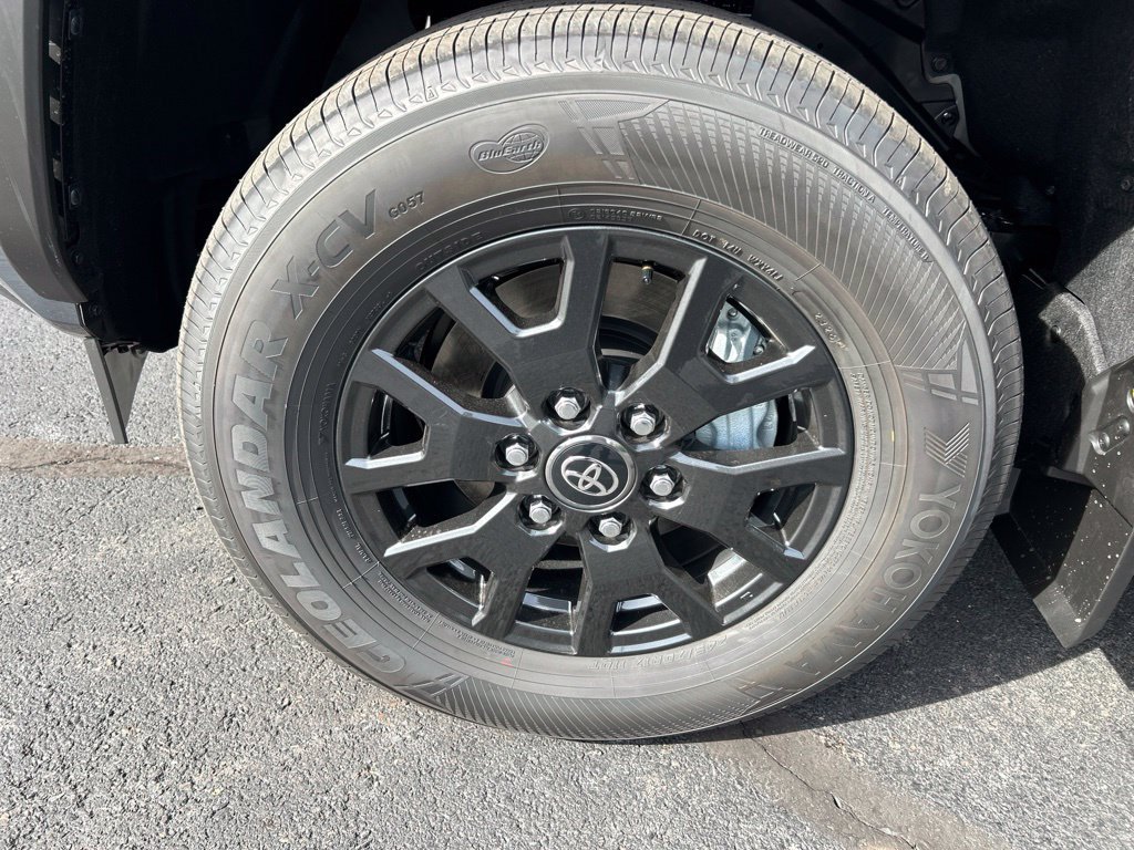 New 2026 Toyota 4Runner SR5 AWD/4WD image 28