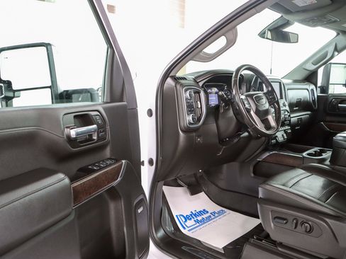 Used 2022 GMC Sierra 2500 Denali AWD/4WD image 3