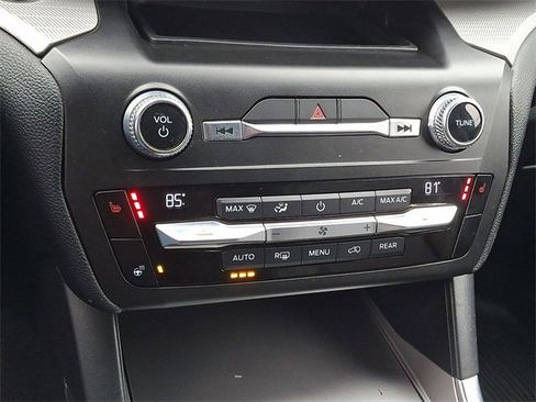 Used 2020 Ford Explorer XLT w/ Equipment Group 202A image 17