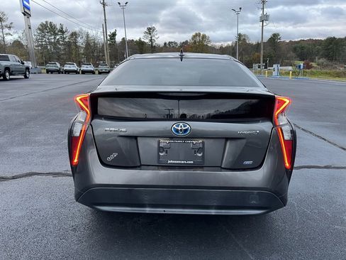 Used 2017 Toyota Prius Two image 21