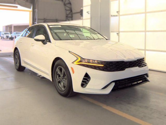 Used 2022 Kia K5 LX FWD image 2