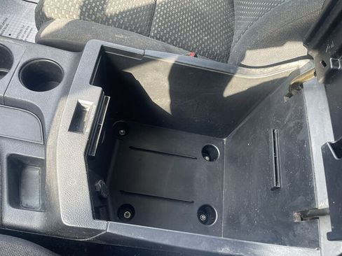 Used 2011 Toyota Tundra 4x4 CrewMax image 18