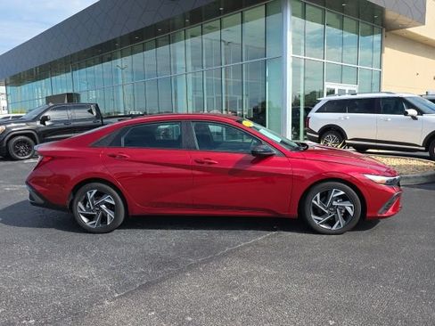 Certified 2025 Hyundai Elantra Sport FWD image 18