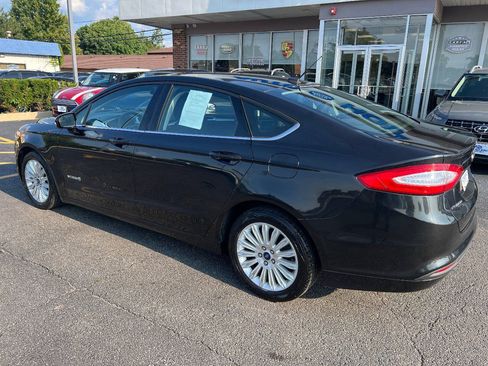 Used 2014 Ford Fusion SE FWD image 12