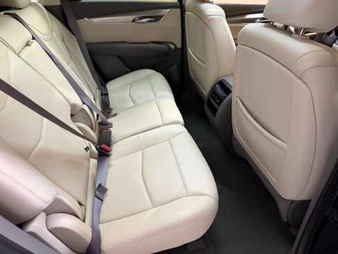 Used 2020 Cadillac XT5 Premium Luxury FWD image 45