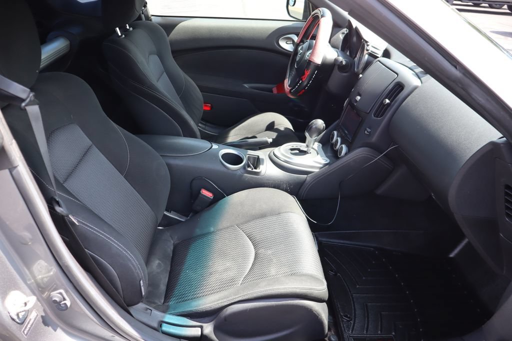 Used 2016 Nissan 370Z Coupe RWD image 21