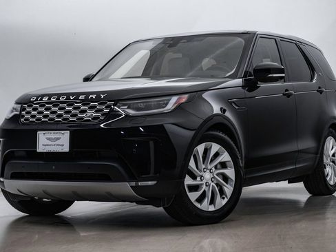 Used 2025 Land Rover Discovery S image 1