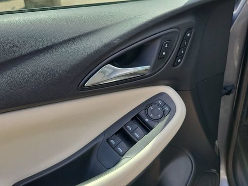Used 2020 Buick Encore GX Essence FWD image 20