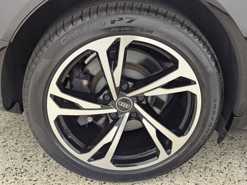 Certified 2022 Audi e-tron GT Premium Plus w/ Performance Package image 27